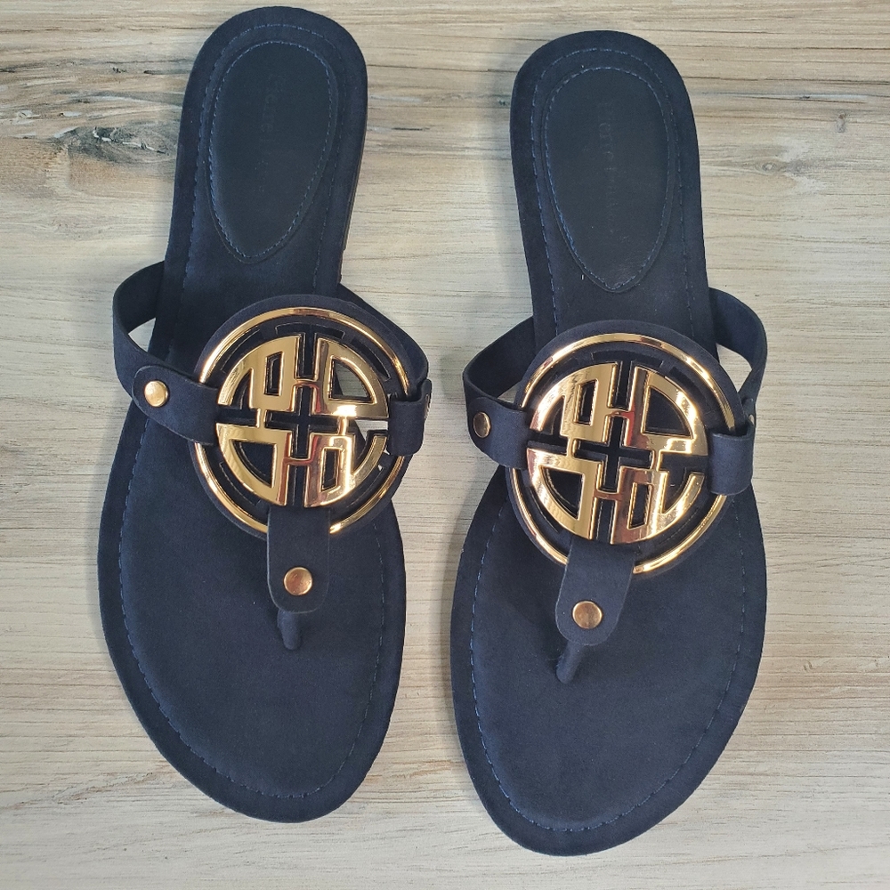 NEW Pierre Dumas Navy Suede Medallion Sand… - Picture 6 of 7